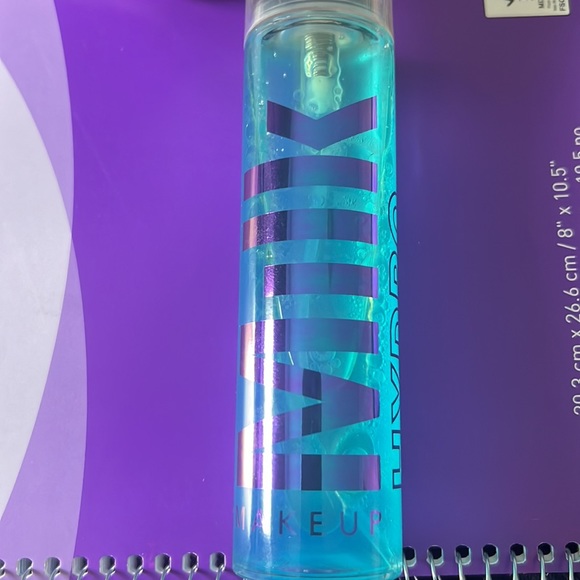 MILK hydro grip setting spray - Picture 2 of 3